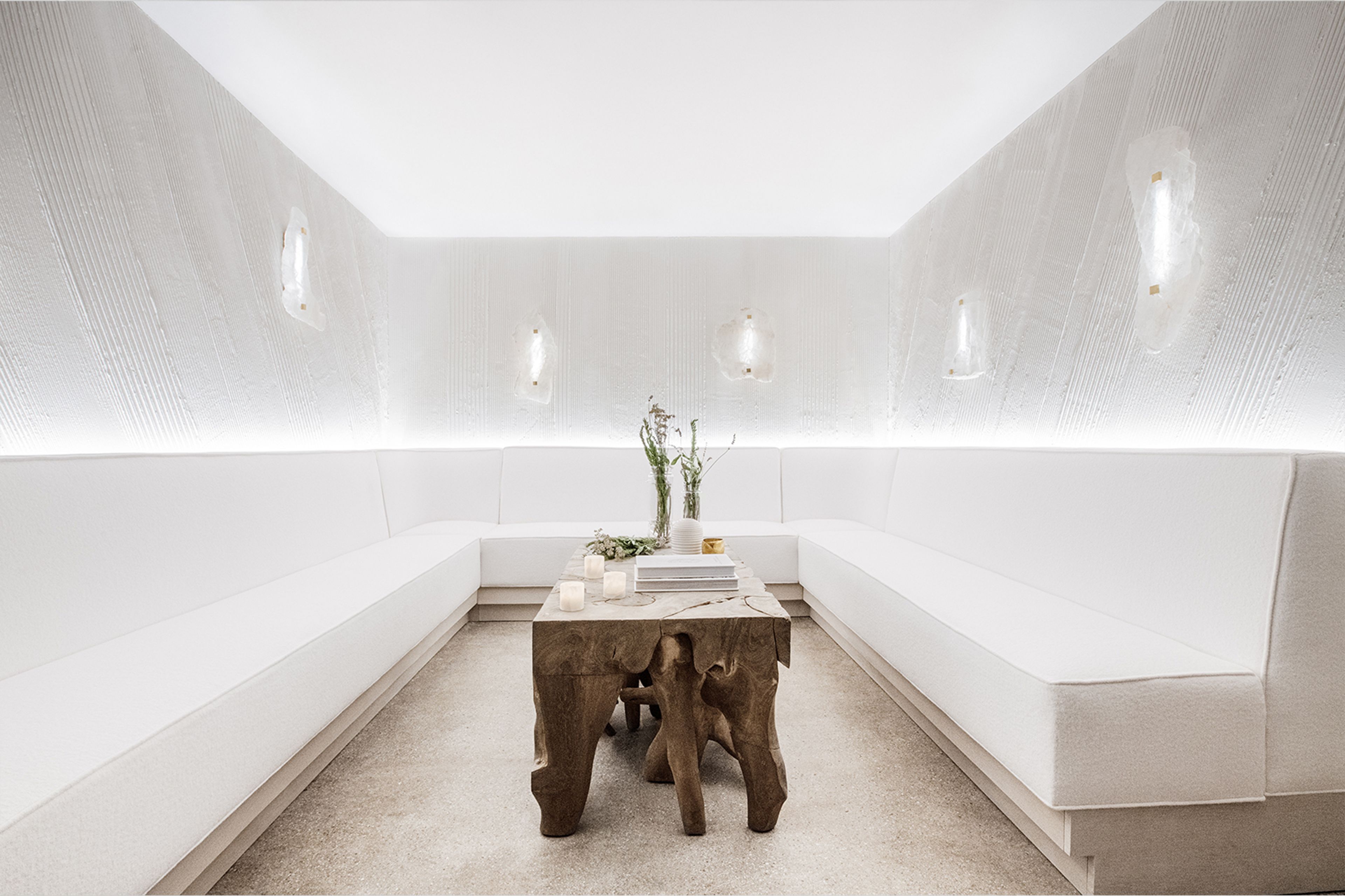 Relaxation Lounge at THE WELL New York | Wellness Membership Club