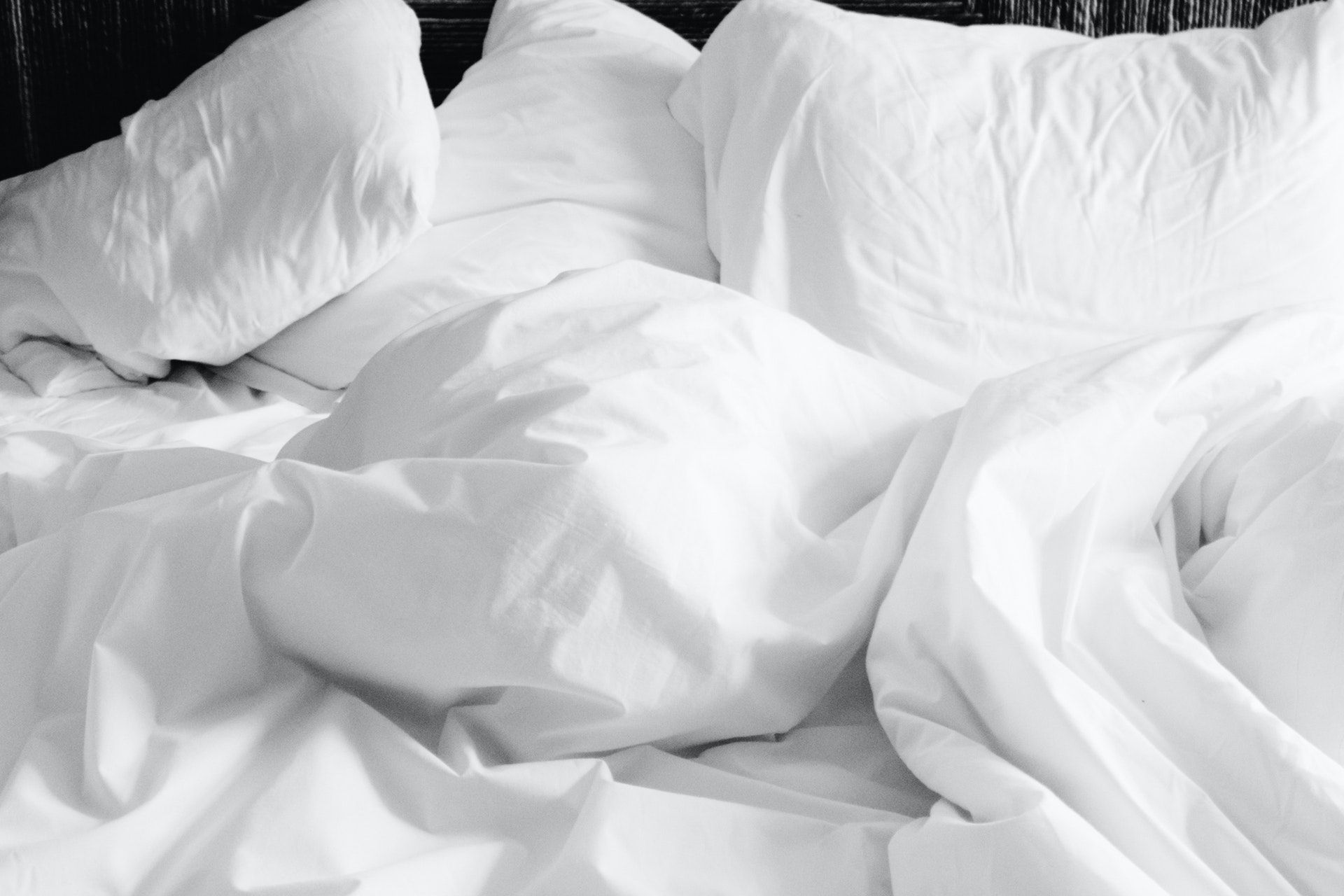 white-bed-comforter
